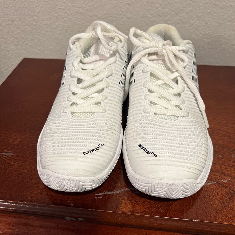 Woman’s Tennis shoes like new . 6.5 worn only 2 times.